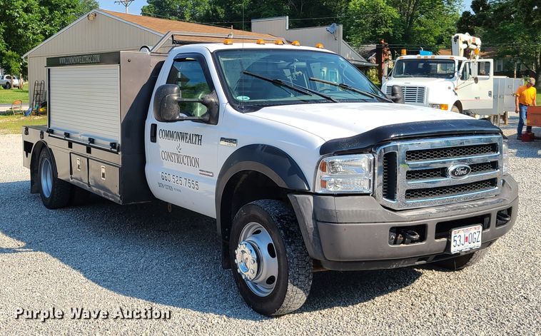 image for item GT9170 2006 Ford F450 Super Duty  flatbed truck