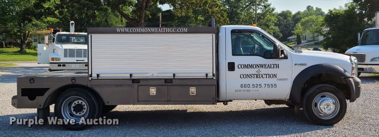 image for item GT9170 2006 Ford F450 Super Duty  flatbed truck