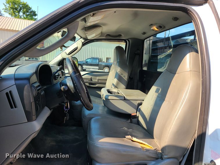 image for item GT9170 2006 Ford F450 Super Duty  flatbed truck