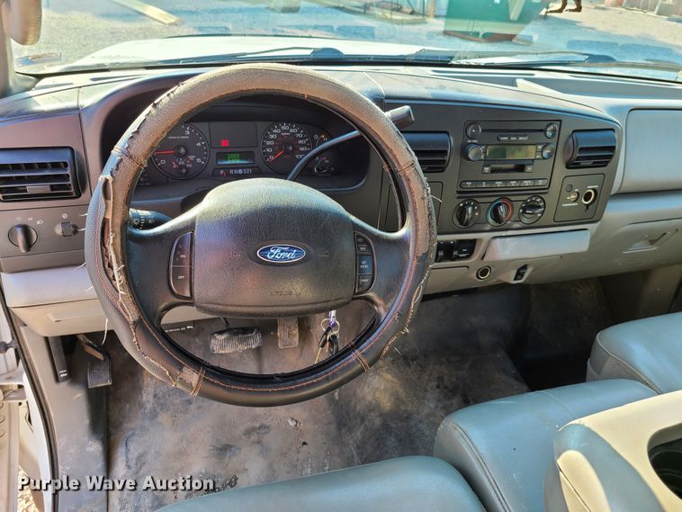 image for item GT9170 2006 Ford F450 Super Duty  flatbed truck