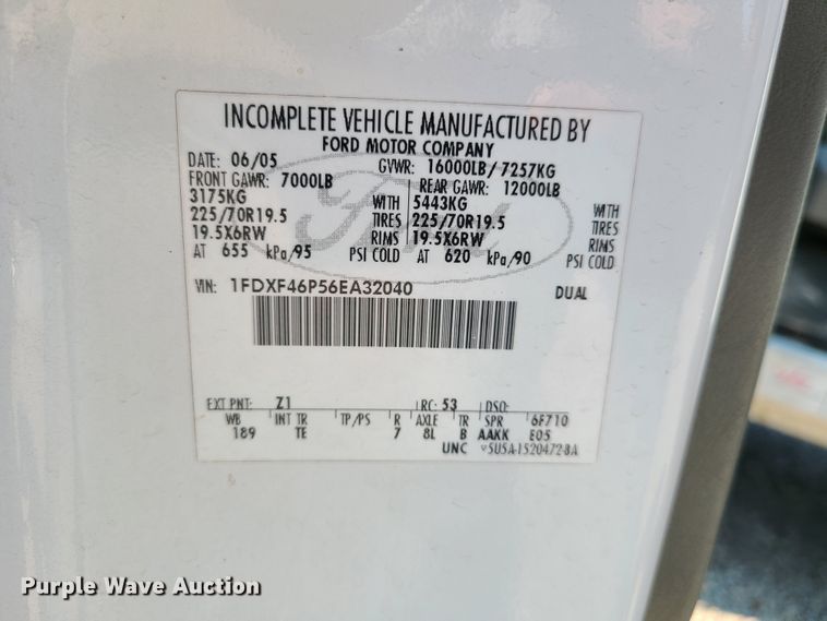 image for item GT9170 2006 Ford F450 Super Duty  flatbed truck