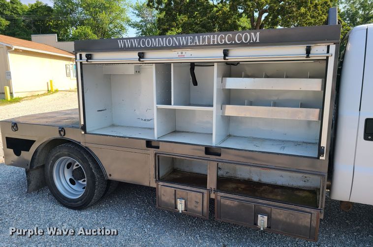 image for item GT9170 2006 Ford F450 Super Duty  flatbed truck