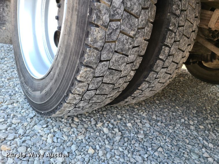 image for item GT9170 2006 Ford F450 Super Duty  flatbed truck