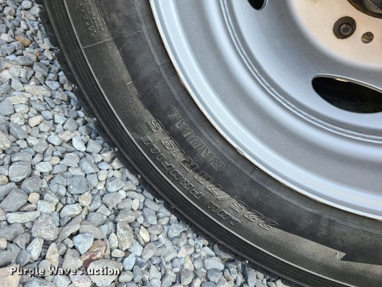 image for item GT9170 2006 Ford F450 Super Duty  flatbed truck