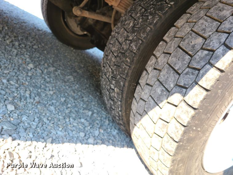 image for item GT9170 2006 Ford F450 Super Duty  flatbed truck