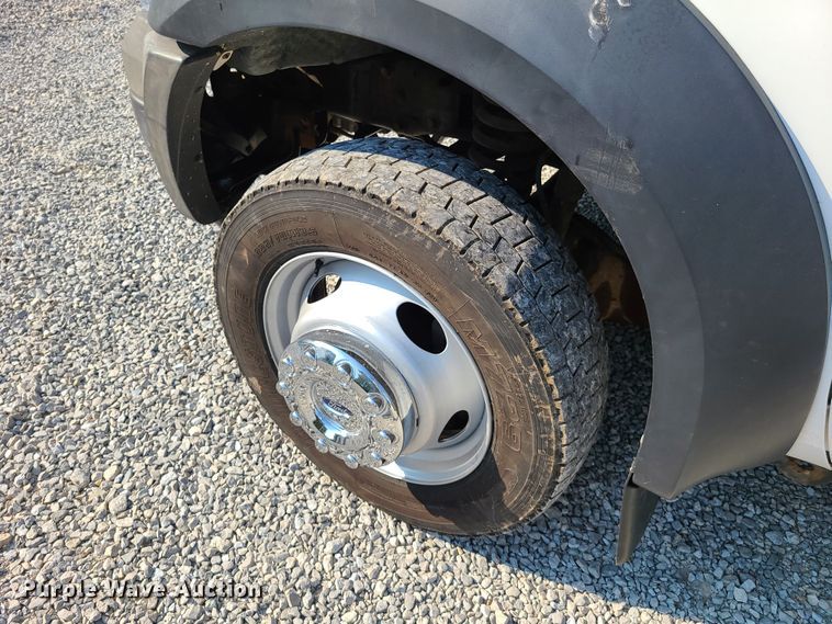 image for item GT9170 2006 Ford F450 Super Duty  flatbed truck