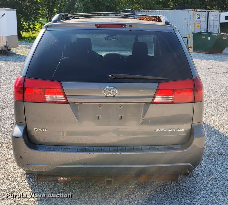 image for item GT9171 2005 Toyota Sienna XLE  van