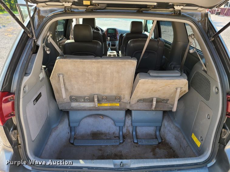 image for item GT9171 2005 Toyota Sienna XLE  van
