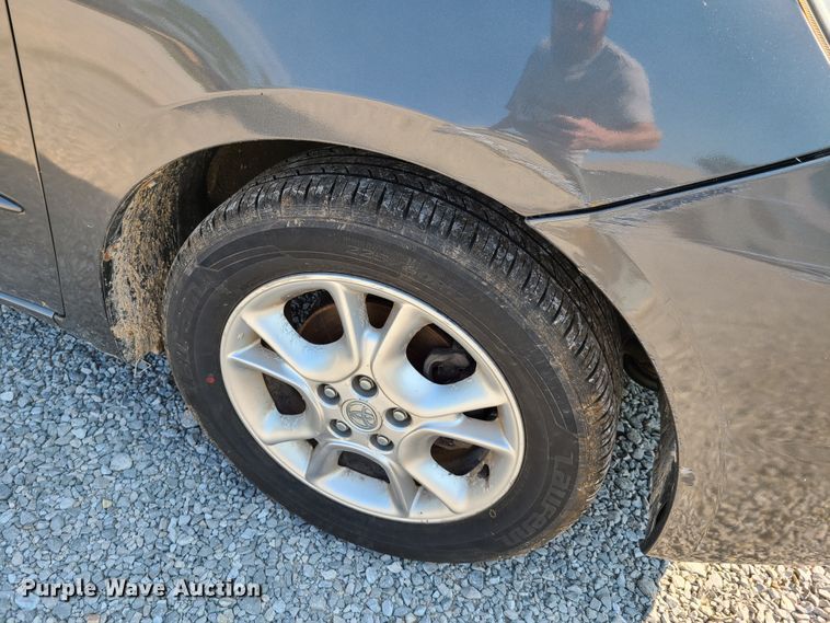 image for item GT9171 2005 Toyota Sienna XLE  van