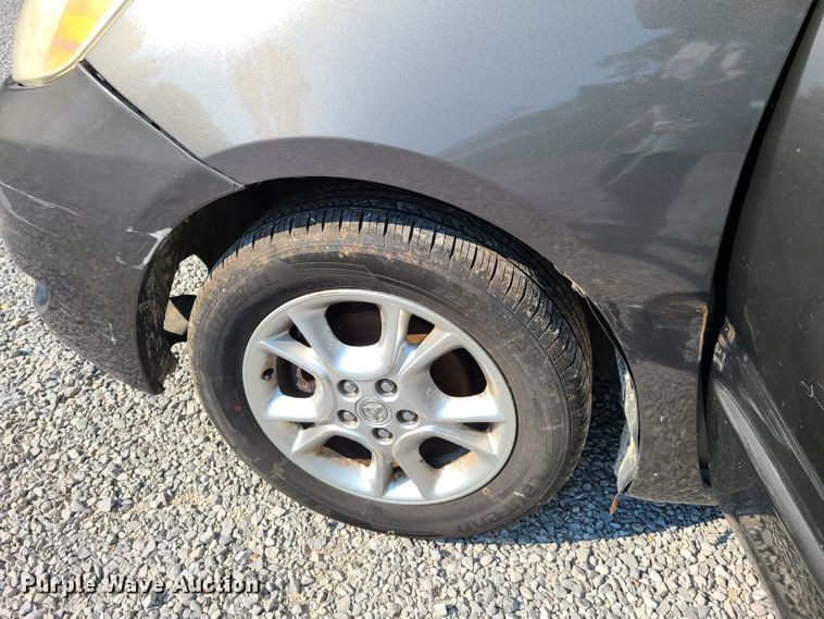 image for item GT9171 2005 Toyota Sienna XLE  van