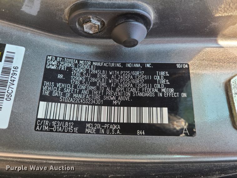 image for item GT9171 2005 Toyota Sienna XLE  van