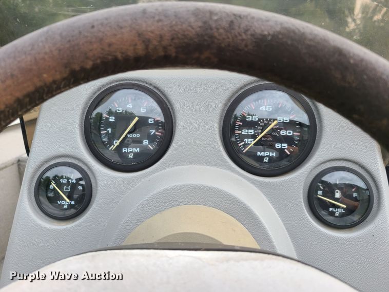 image for item GT9211 1996 Bass Tracker Pro 18  boat