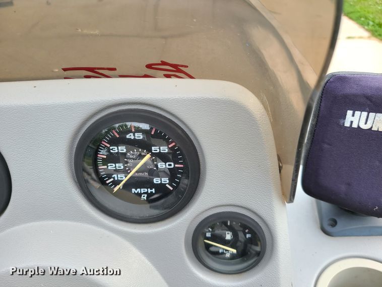 image for item GT9211 1996 Bass Tracker Pro 18  boat