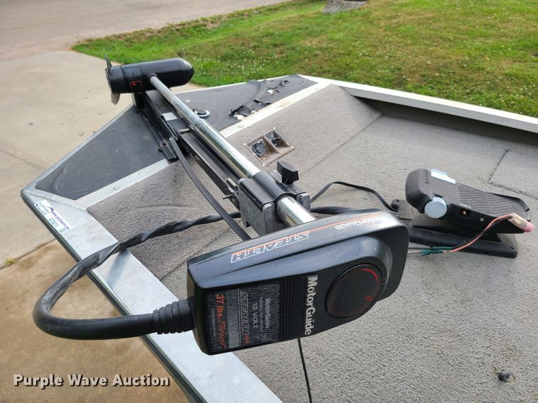 image for item GT9211 1996 Bass Tracker Pro 18  boat