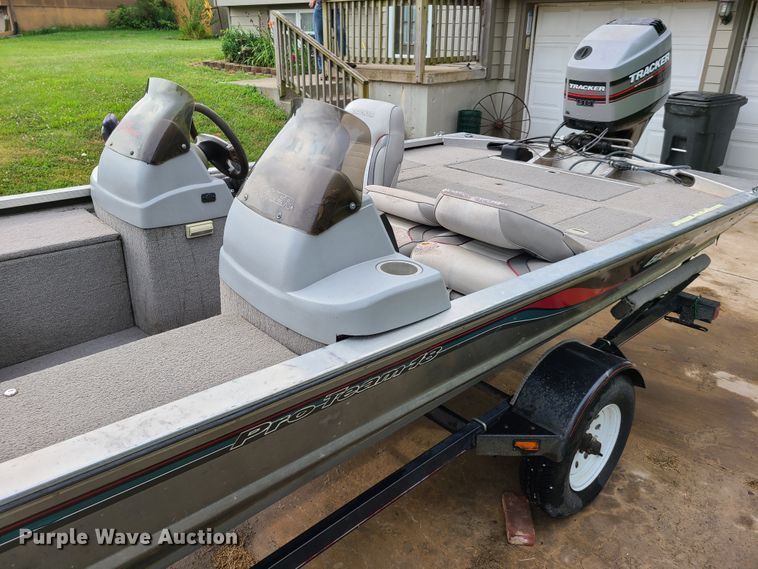 image for item GT9211 1996 Bass Tracker Pro 18  boat