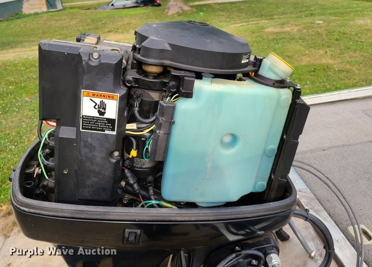 image for item GT9211 1996 Bass Tracker Pro 18  boat