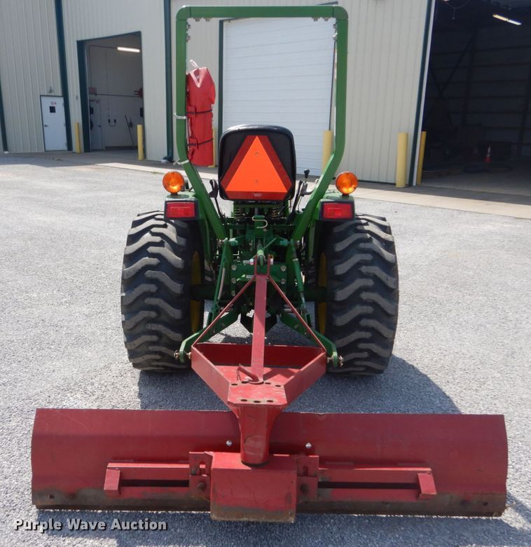 image for item GV9117 2004 John Deere 790  MFWD tractor