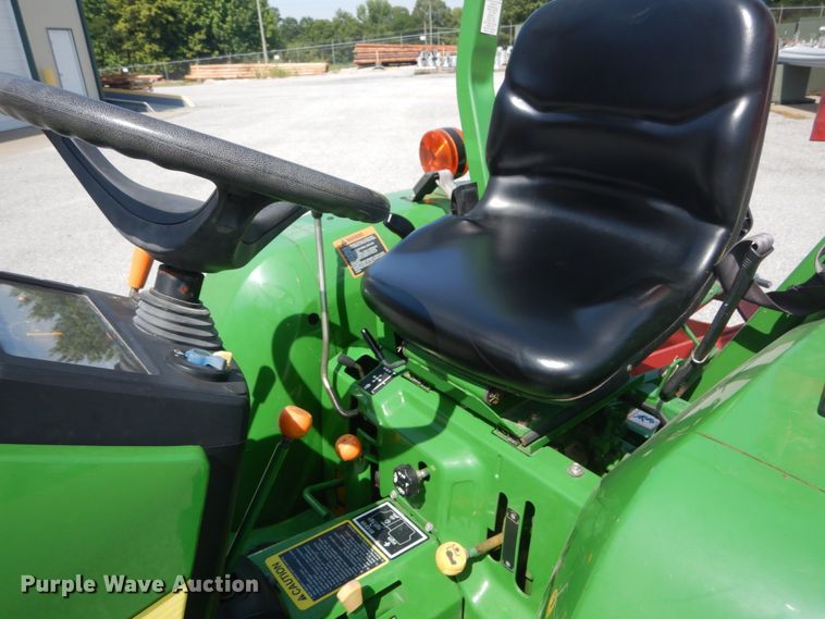 image for item GV9117 2004 John Deere 790  MFWD tractor
