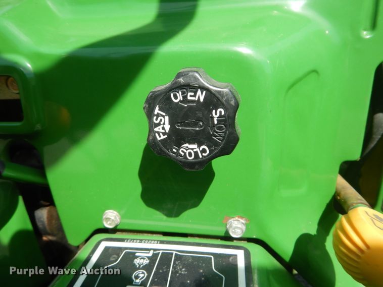 image for item GV9117 2004 John Deere 790  MFWD tractor