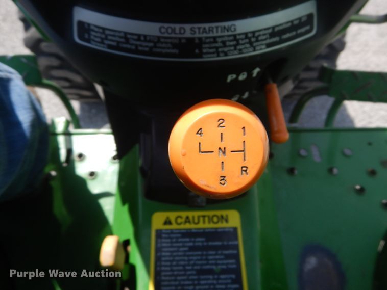 image for item GV9117 2004 John Deere 790  MFWD tractor