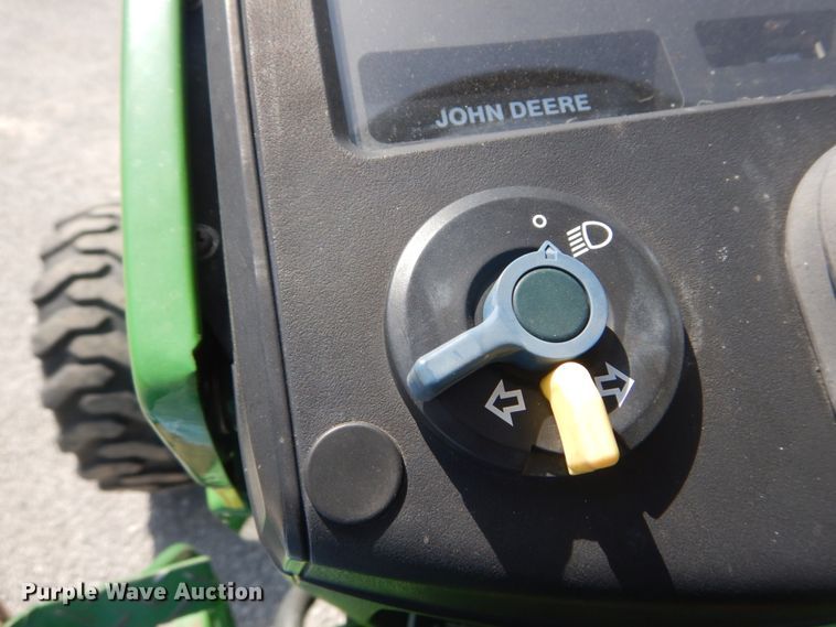 image for item GV9117 2004 John Deere 790  MFWD tractor