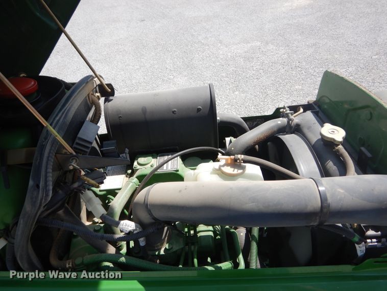 image for item GV9117 2004 John Deere 790  MFWD tractor