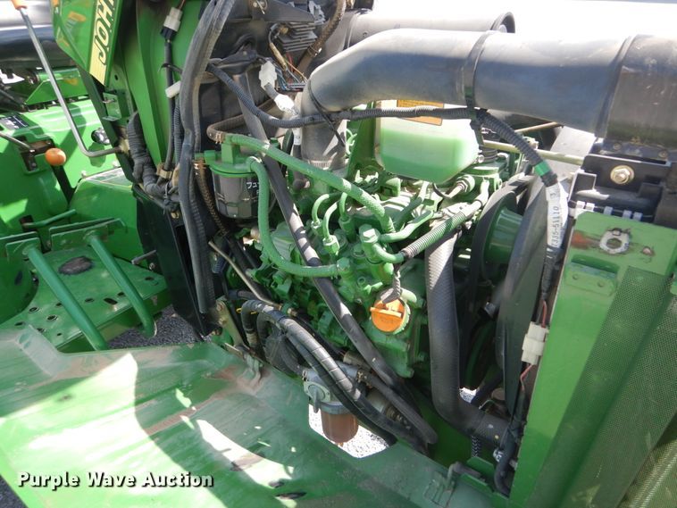 image for item GV9117 2004 John Deere 790  MFWD tractor