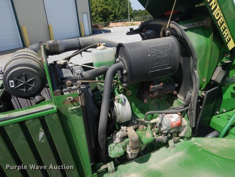 image for item GV9117 2004 John Deere 790  MFWD tractor