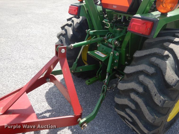 image for item GV9117 2004 John Deere 790  MFWD tractor