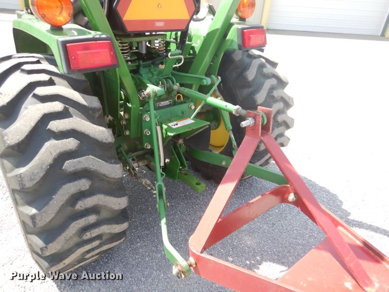 image for item GV9117 2004 John Deere 790  MFWD tractor