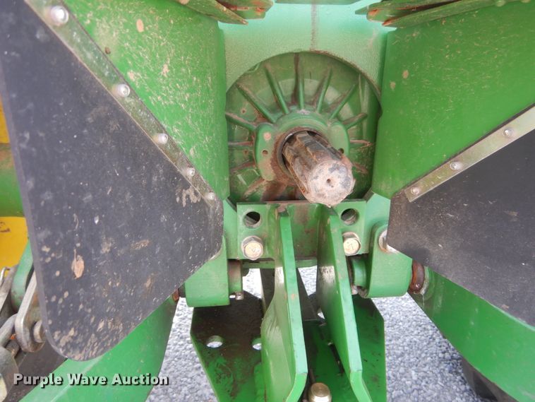 image for item GV9117 2004 John Deere 790  MFWD tractor