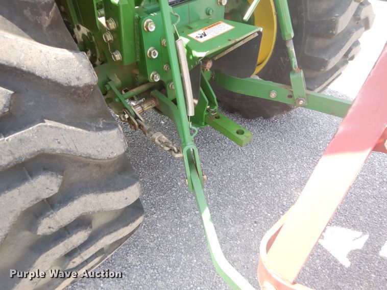 image for item GV9117 2004 John Deere 790  MFWD tractor