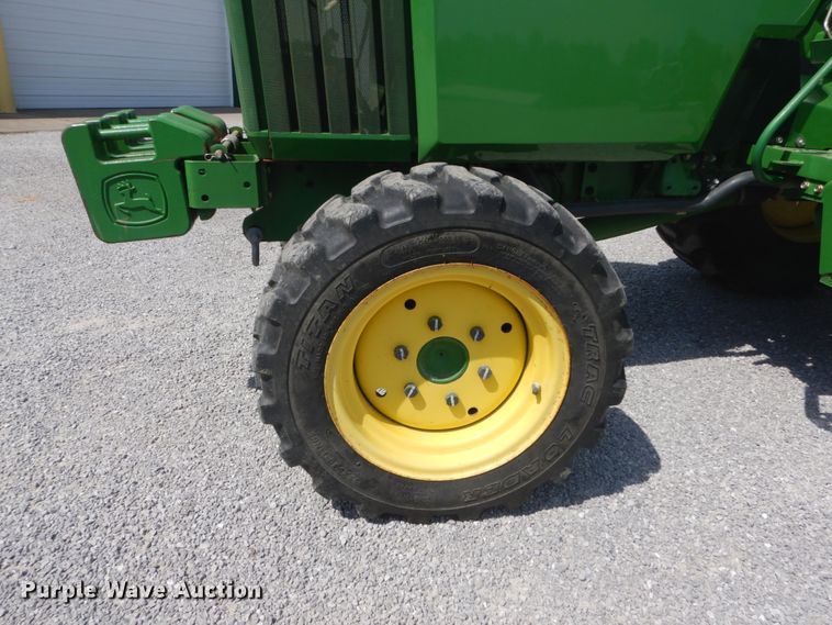 image for item GV9117 2004 John Deere 790  MFWD tractor