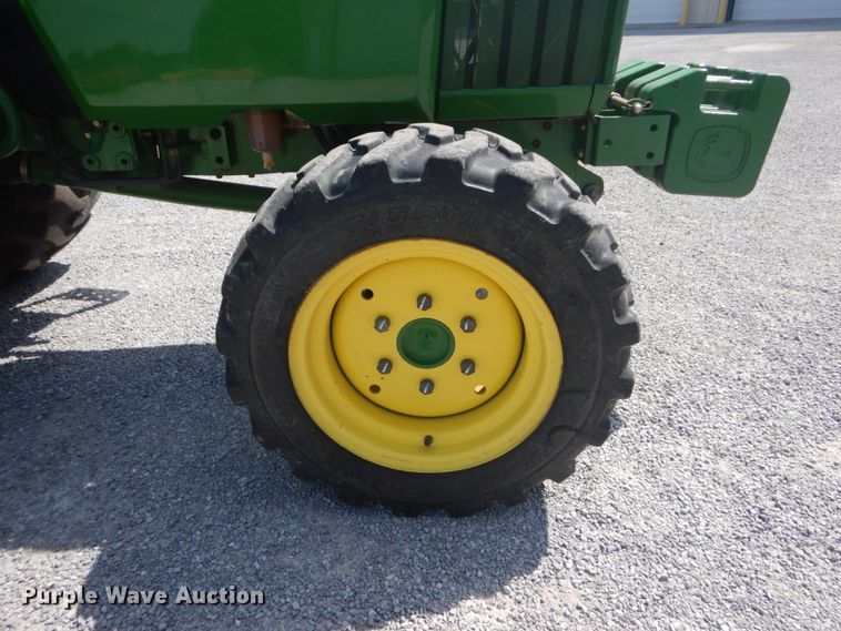 image for item GV9117 2004 John Deere 790  MFWD tractor