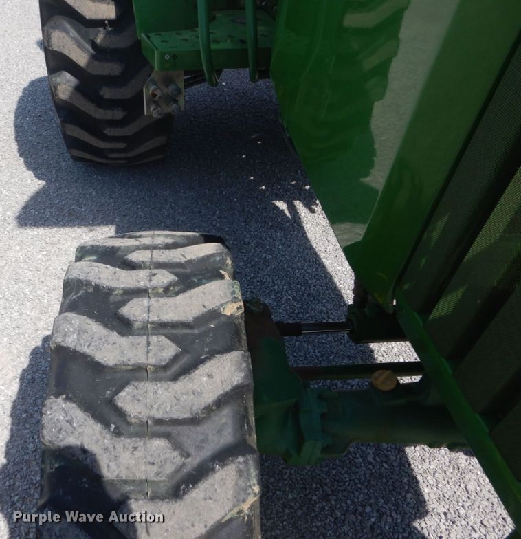 image for item GV9117 2004 John Deere 790  MFWD tractor