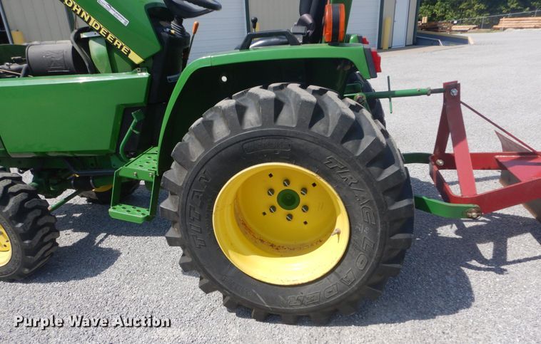 image for item GV9117 2004 John Deere 790  MFWD tractor