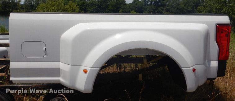 image for item GV9120 Ford F350 pickup truck bed