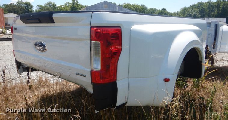 image for item GV9120 Ford F350 pickup truck bed