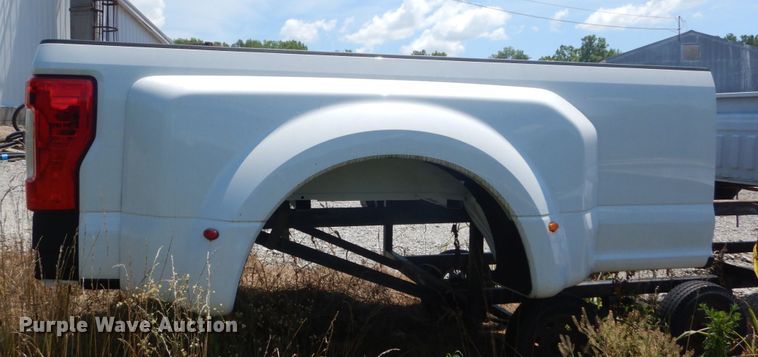 image for item GV9120 Ford F350 pickup truck bed