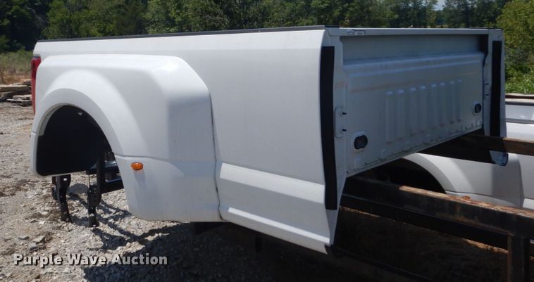 image for item GV9121 Ford F350 pickup truck bed