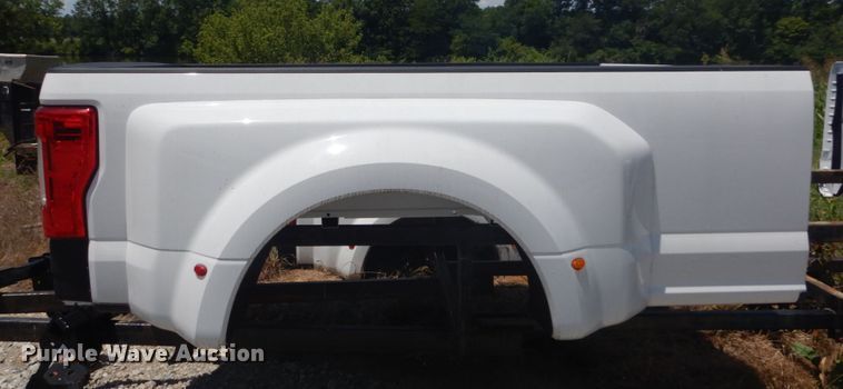 image for item GV9121 Ford F350 pickup truck bed