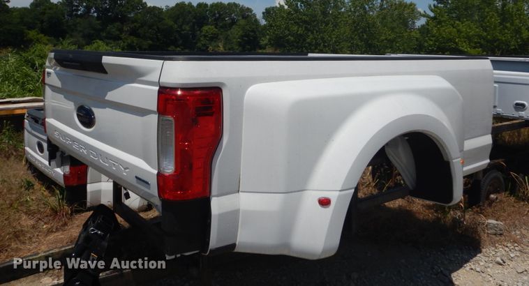 image for item GV9121 Ford F350 pickup truck bed