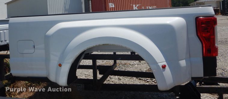image for item GV9121 Ford F350 pickup truck bed