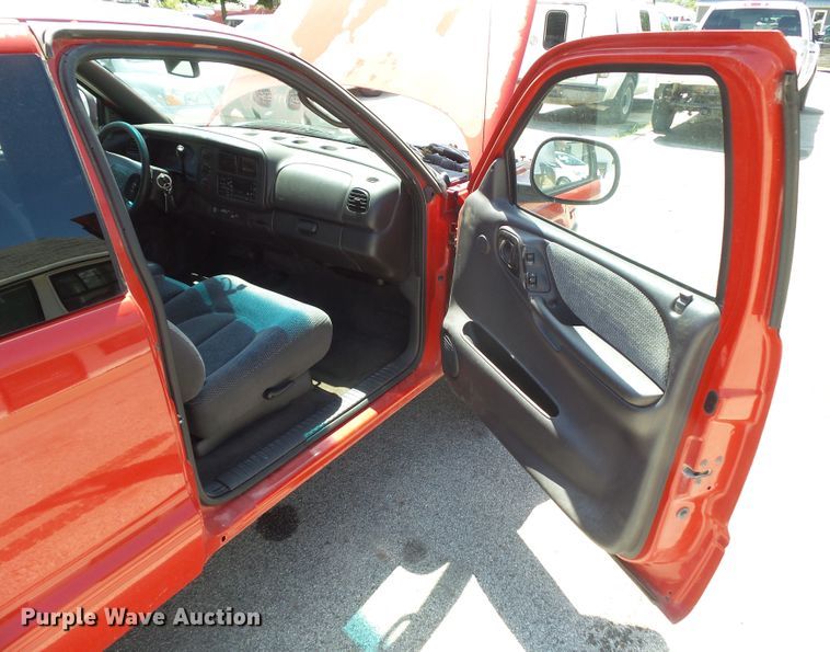 image for item GX9145 1999 Dodge Dakota  Club Cab pickup truck