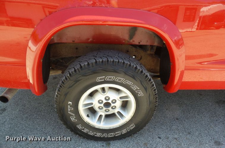 image for item GX9145 1999 Dodge Dakota  Club Cab pickup truck