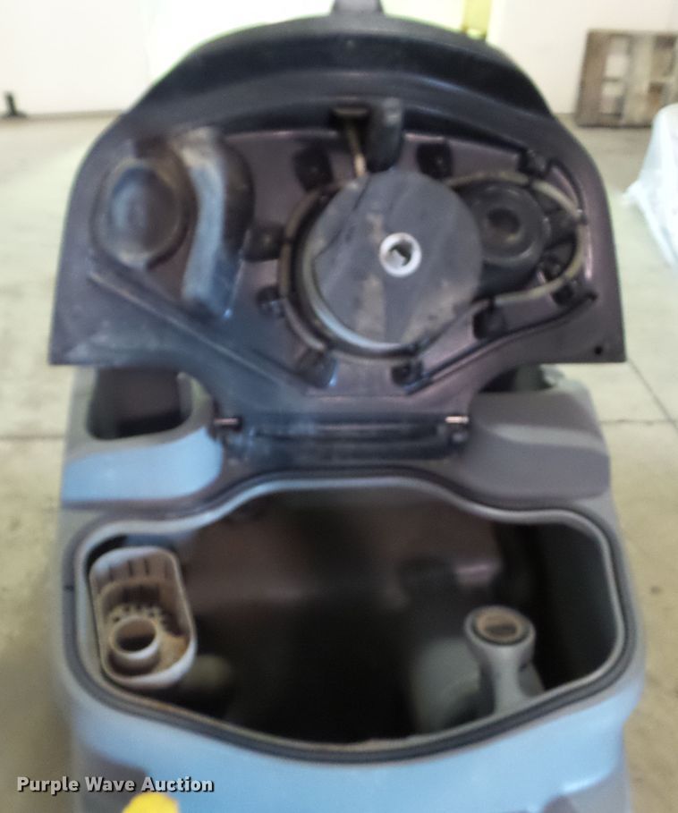 image for item GX9173 Karcher B150R floor scrubber