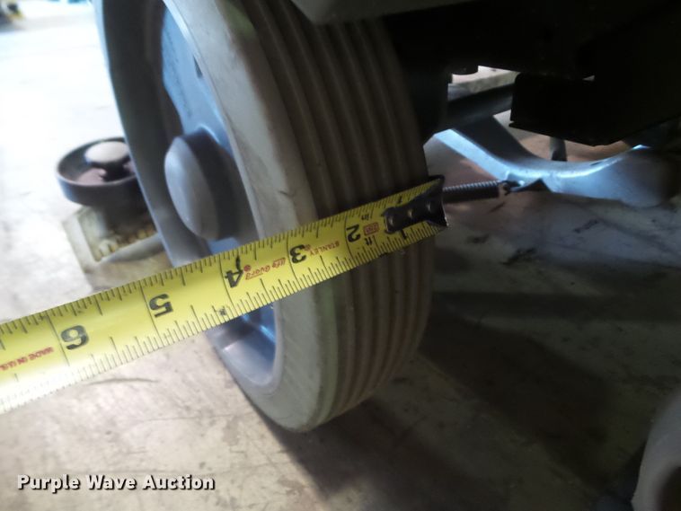 image for item GX9173 Karcher B150R floor scrubber