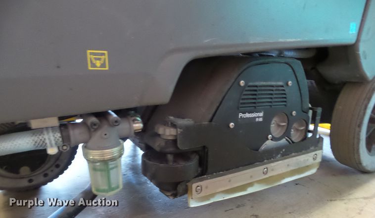 image for item GX9174 Karcher B90R floor scrubber