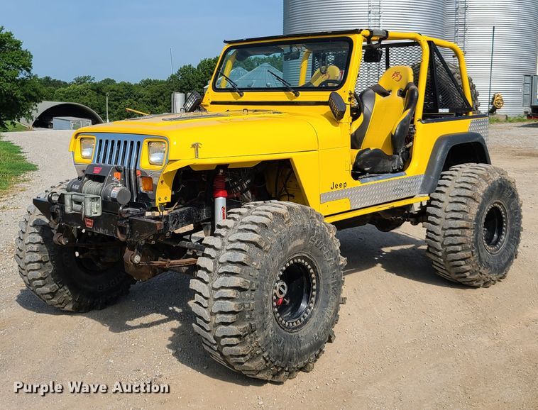 image for item GX9251 1993 Jeep Wrangler  SUV