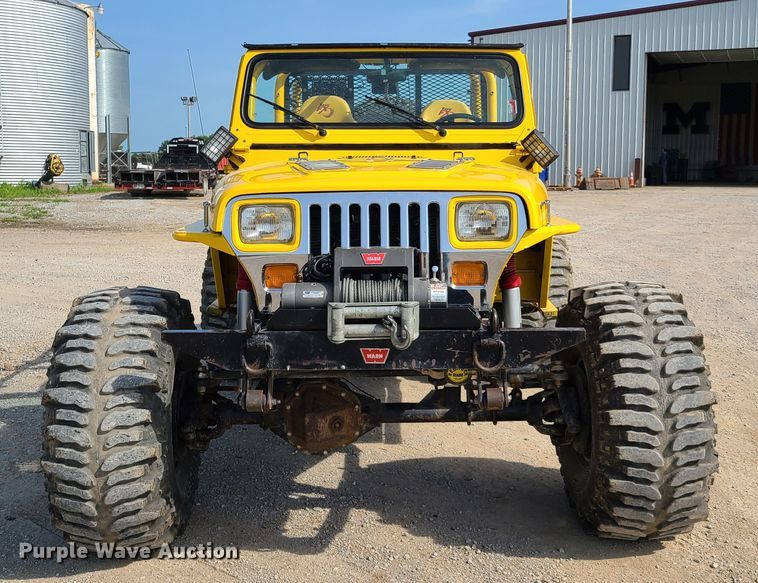 image for item GX9251 1993 Jeep Wrangler  SUV